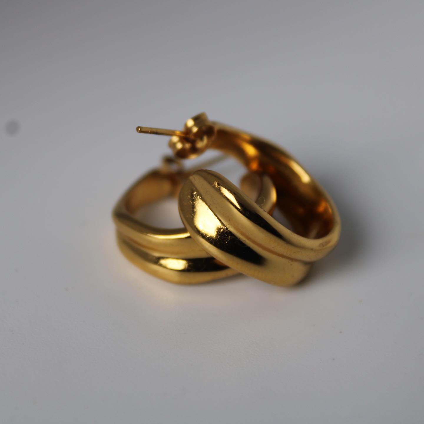 A gold chain link bracelet
